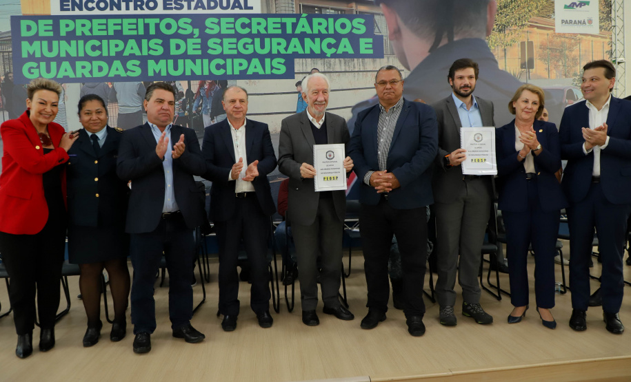 Governador em exercício Darci Piana participa do Encontro Estadual de Prefeitos, Secretários Municipais de Segurança e Guardas Municipais  -