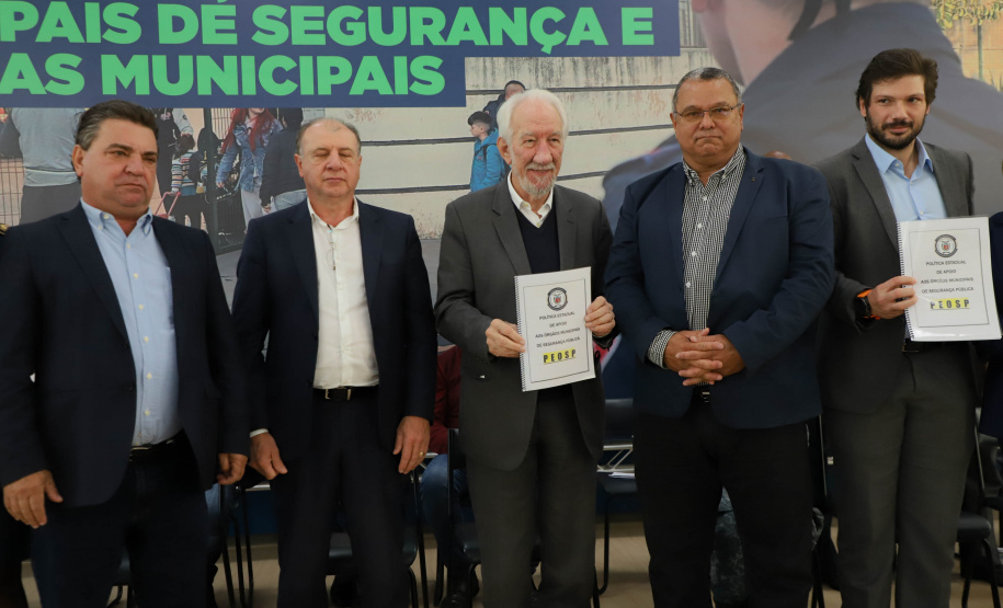 Governador em exercício Darci Piana participa do Encontro Estadual de Prefeitos, Secretários Municipais de Segurança e Guardas Municipais  -