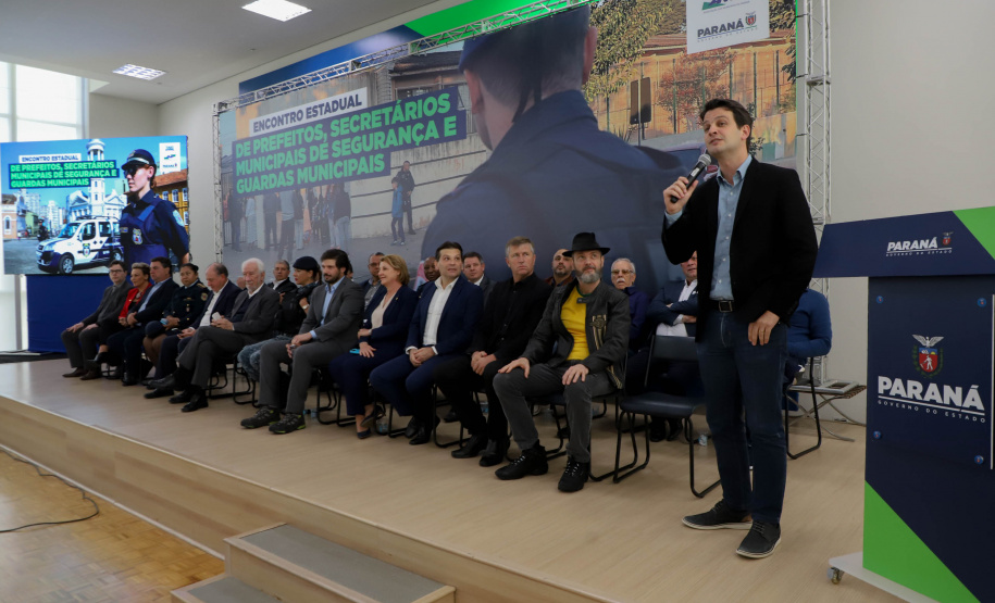 Governador em exercício Darci Piana participa do Encontro Estadual de Prefeitos, Secretários Municipais de Segurança e Guardas Municipais  -