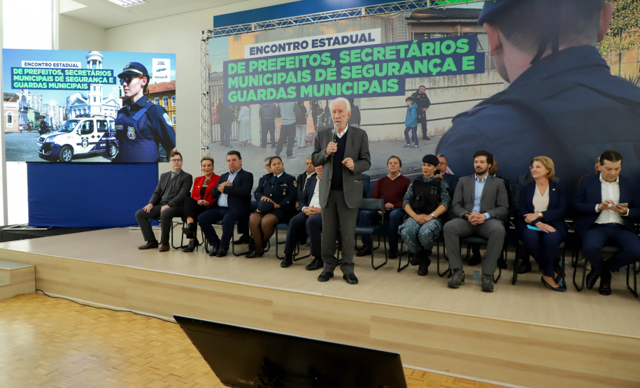 Governador em exercício Darci Piana participa do Encontro Estadual de Prefeitos, Secretários Municipais de Segurança e Guardas Municipais  -