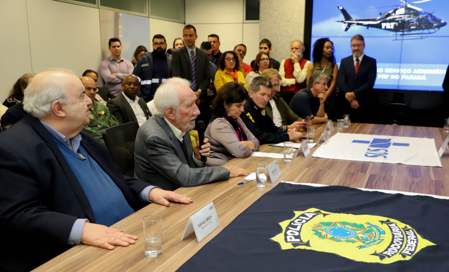Vice Governador Darci Piana participa de encontro com os parceiros envolvidos na retomada do Serviço Aeromédico da PRF no Paraná - Foto: Ari Dias/AEN