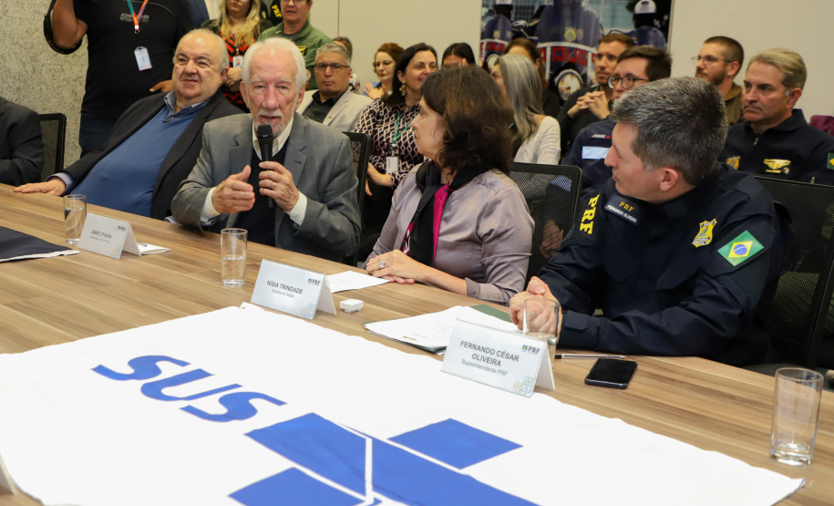 Vice Governador Darci Piana participa de encontro com os parceiros envolvidos na retomada do Serviço Aeromédico da PRF no Paraná - Foto: Ari Dias/AEN