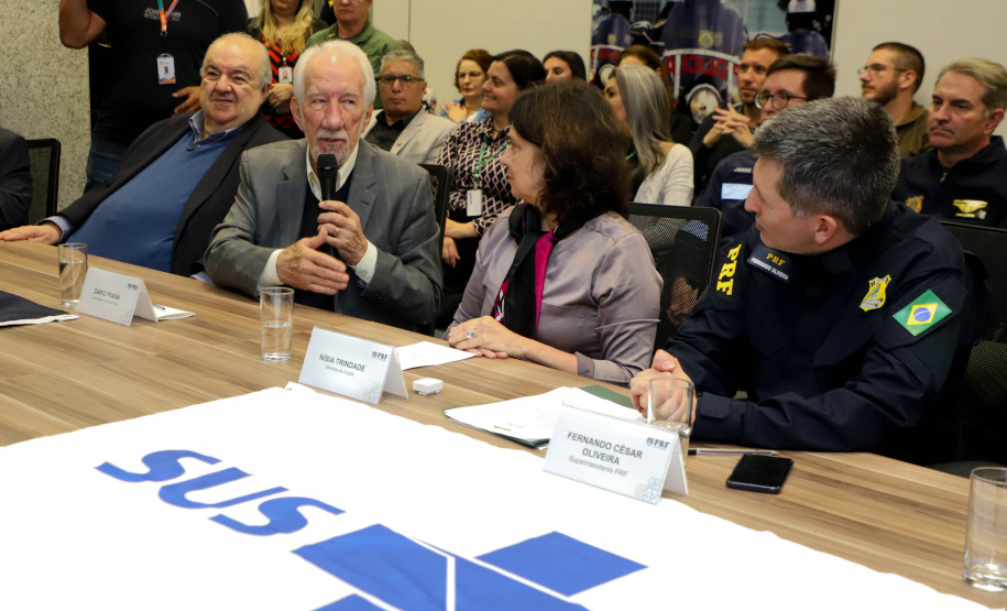 Vice Governador Darci Piana participa de encontro com os parceiros envolvidos na retomada do Serviço Aeromédico da PRF no Paraná - Foto: Ari Dias/AEN