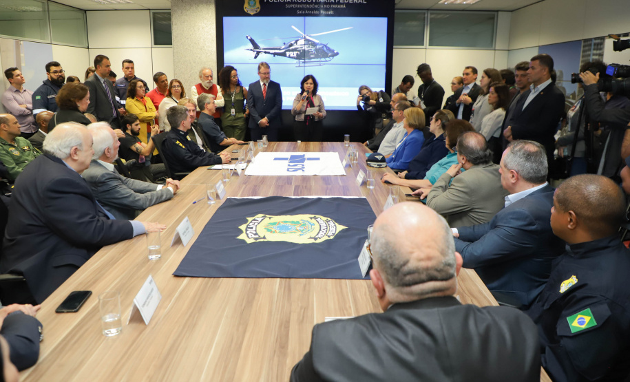 Vice Governador Darci Piana participa de encontro com os parceiros envolvidos na retomada do Serviço Aeromédico da PRF no Paraná - Foto: Ari Dias/AEN
