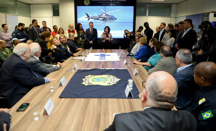 Vice Governador Darci Piana participa de encontro com os parceiros envolvidos na retomada do Serviço Aeromédico da PRF no Paraná - Foto: Ari Dias/AEN
