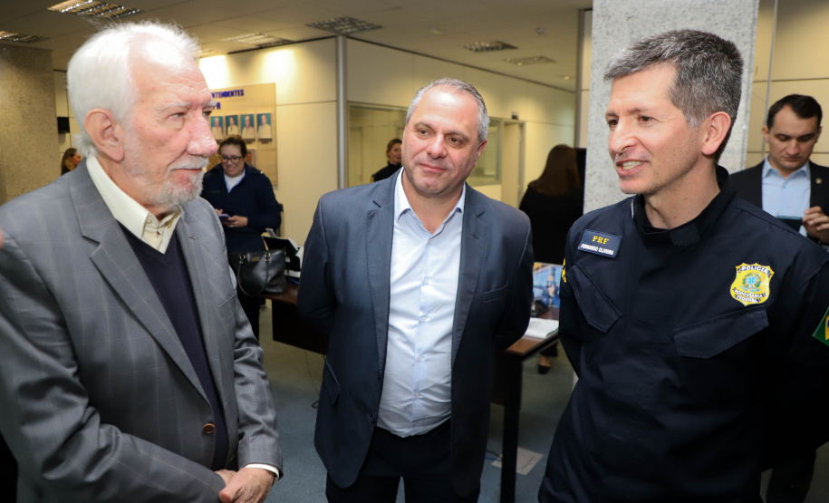 Vice Governador Darci Piana participa de encontro com os parceiros envolvidos na retomada do Serviço Aeromédico da PRF no Paraná - Foto: Ari Dias/AEN