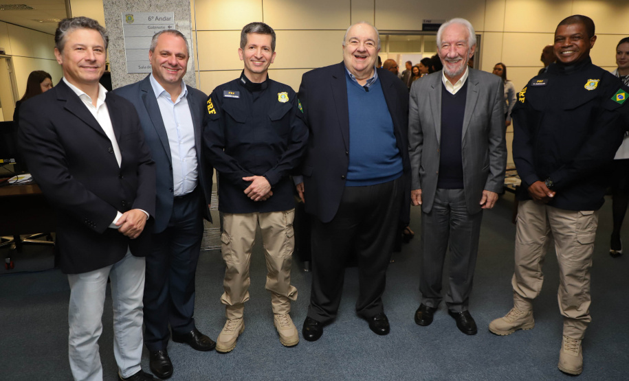 Vice Governador Darci Piana participa de encontro com os parceiros envolvidos na retomada do Serviço Aeromédico da PRF no Paraná - Foto: Ari Dias/AEN