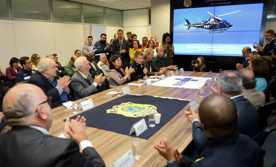 Vice Governador Darci Piana participa de encontro com os parceiros envolvidos na retomada do Serviço Aeromédico da PRF no Paraná - Foto: Ari Dias/AEN