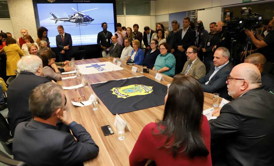 Vice Governador Darci Piana participa de encontro com os parceiros envolvidos na retomada do Serviço Aeromédico da PRF no Paraná - Foto: Ari Dias/AEN