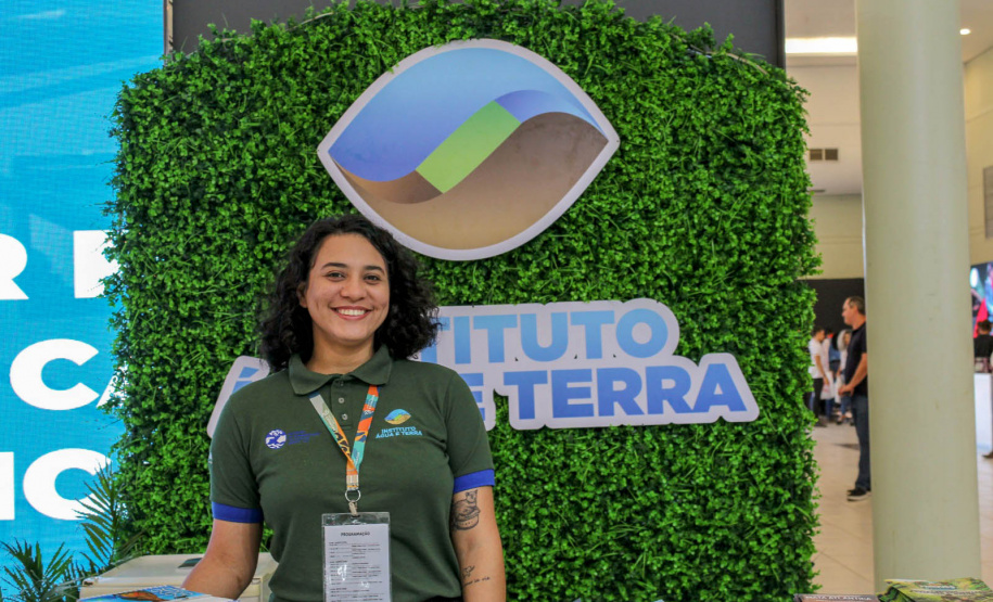 A engenheira Florestal Vitória Fonseca, de 25 anos, trocou o Amapá por uma experiência profissional no Instituto Água e Terra (IAT).