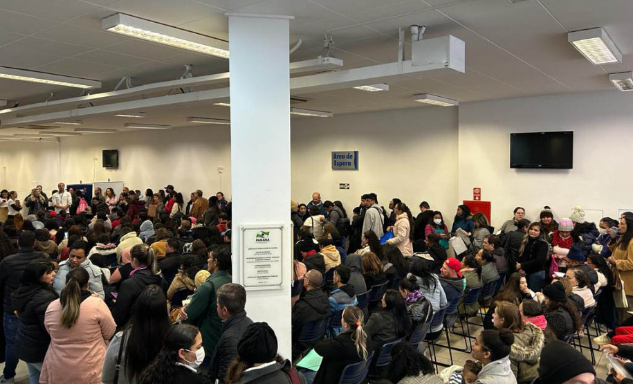 Mutirão na Agência do Trabalhador Central de Curitiba encaminhou mais 600 pessoas para vagas de emprego na área da saúde.