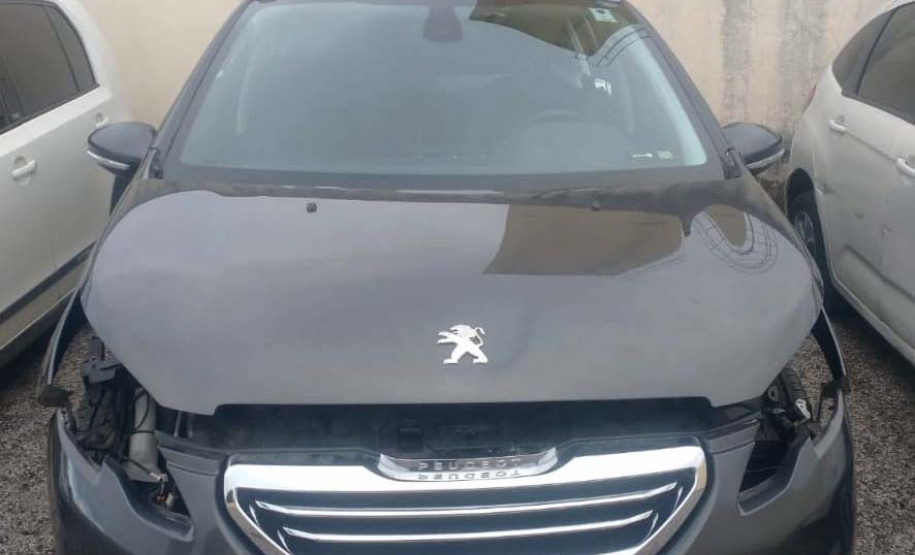 Polícia Militar prende cinco pessoas por desmanche e clonagem de veículos, em Pinhais