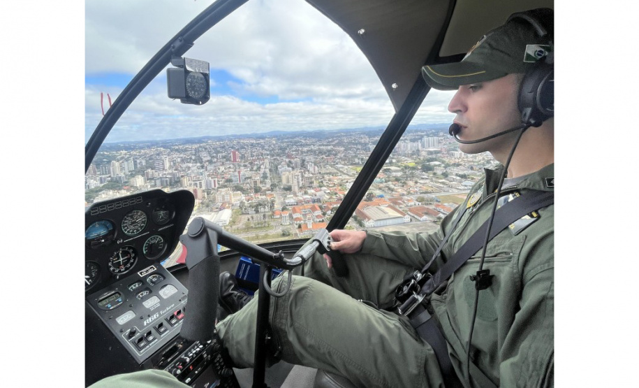 BPMOA forma o primeiro piloto privado de helicópteros como Escola de Aviação