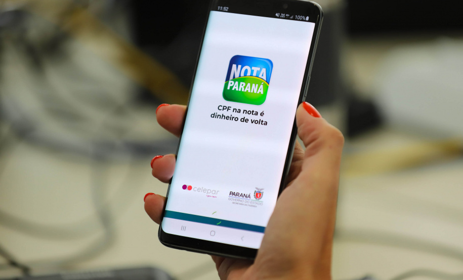 Moradores de 4 cidades são contemplados com prêmios de R$ 10 mil do Nota Paraná