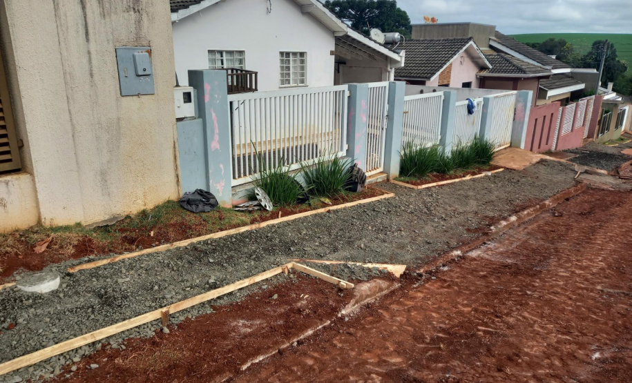 Com obra em fase final na cidade, Sanepar faz visitas, reuniões, cursos e oficinas com a comunidade