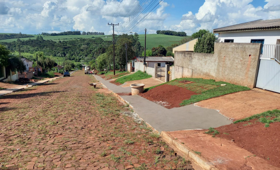Com obra em fase final na cidade, Sanepar faz visitas, reuniões, cursos e oficinas com a comunidade