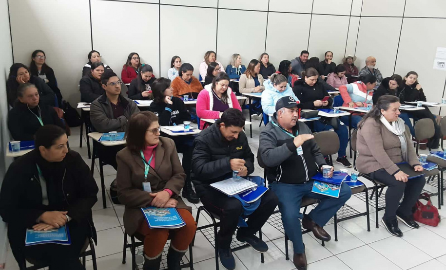Professores e agentes de saúde recebem formação da Sanepar em saneamento ambiental