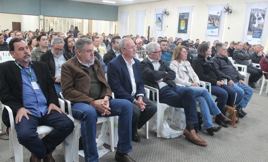 Estado participa de Simpósio de Produção de Leite nos Campos Gerais