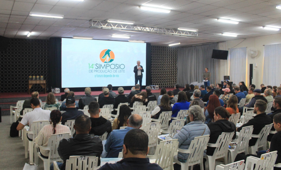 Estado participa de Simpósio de Produção de Leite nos Campos Gerais