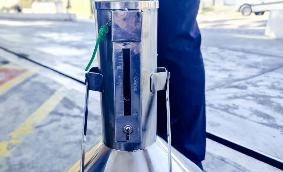 Polícia Civil do Paraná e Ipem interditam duas bombas em posto de combustíveis