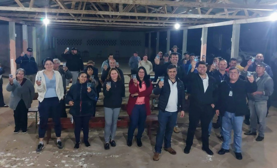 Sanepar e Prefeitura levam água tratada para área rural de Antônio Olinto