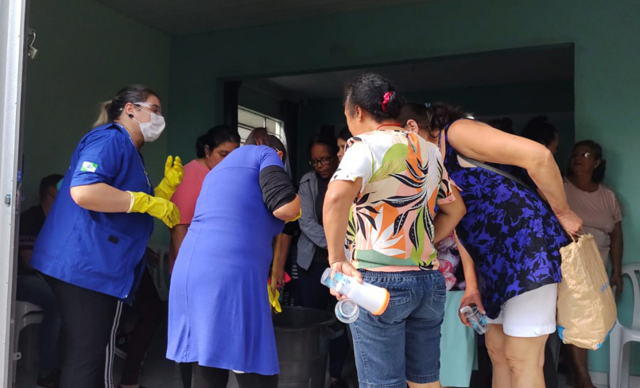 Mulheres de União da Vitória aprendem a fazer sabão ecológico