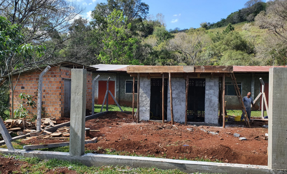 Parceria entre Sanepar e Prefeitura de Coronel Vivida constrói sistemas de abastecimento em comunidades rurais