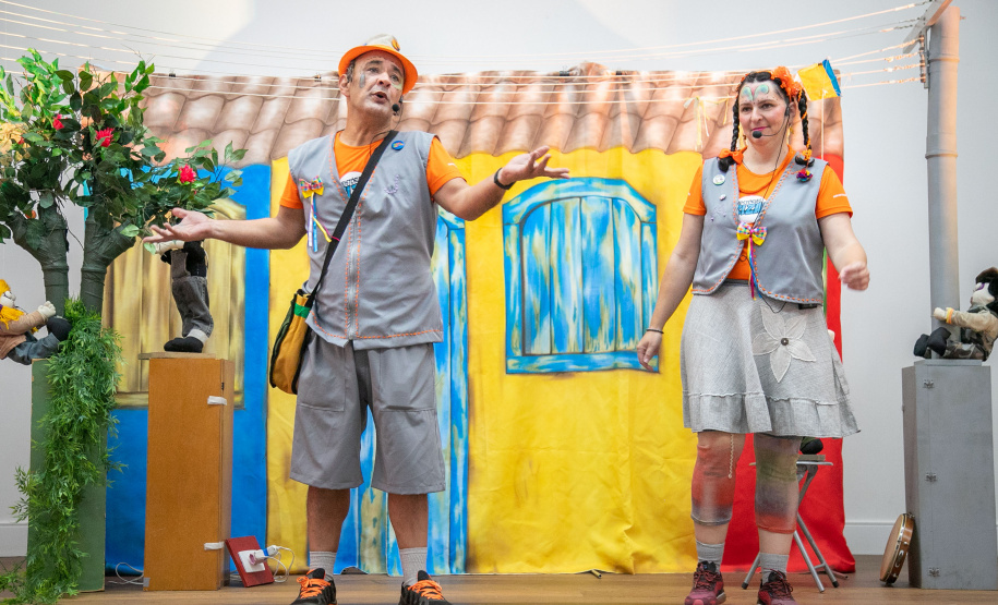 Copel leva teatro e divulga novos jogos digitais na região