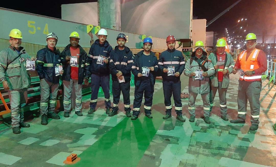 Portos do Paraná conscientiza sobre teste com etilômetro e separação de resíduos