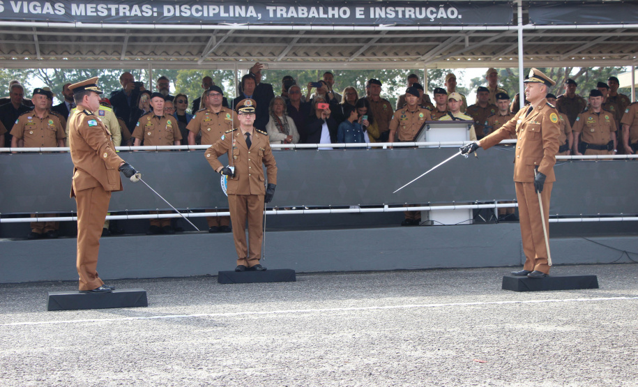 PMPR realiza passagem de comando da Academia Policial Militar do Guatupê
