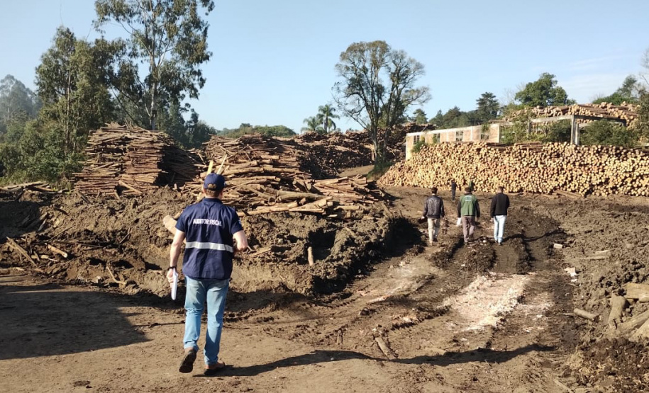 Operação da Receita Estadual fecha empresas por irregularidades fiscais na região de Guarapuava