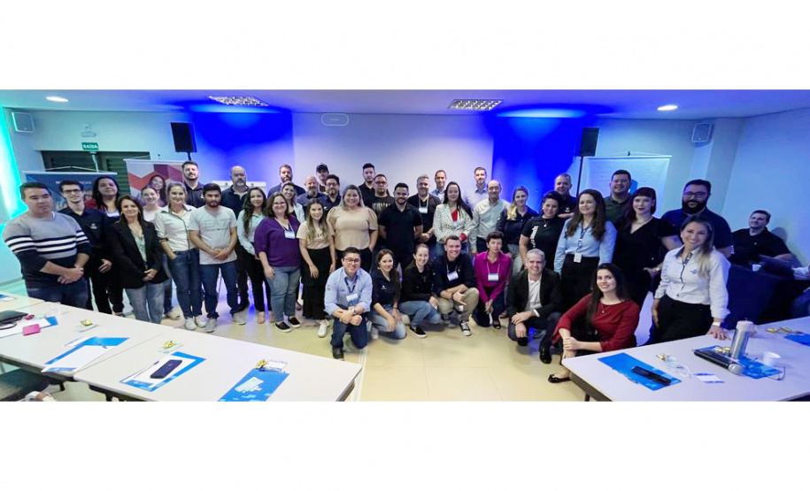 Fomento Paraná e Sebrae iniciam série de encontros regionais de agentes de crédito