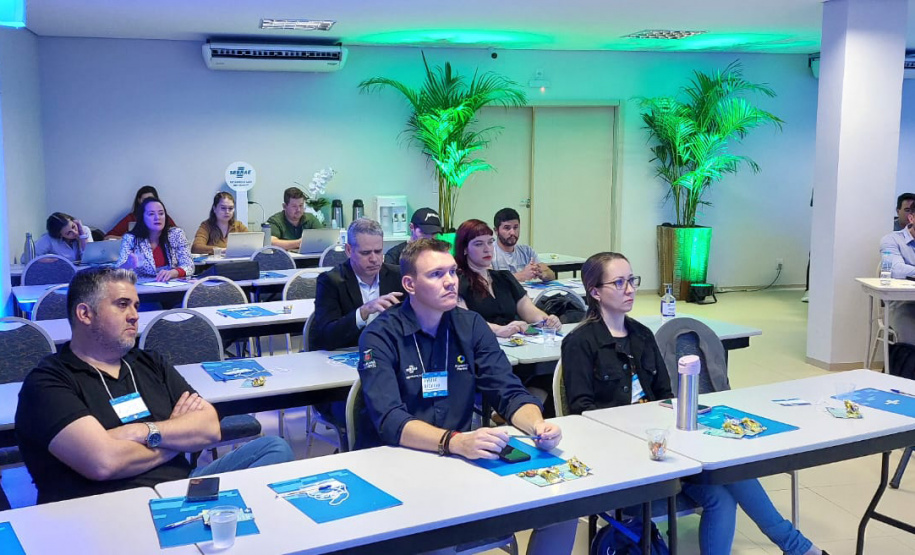 Fomento Paraná e Sebrae iniciam série de encontros regionais de agentes de crédito