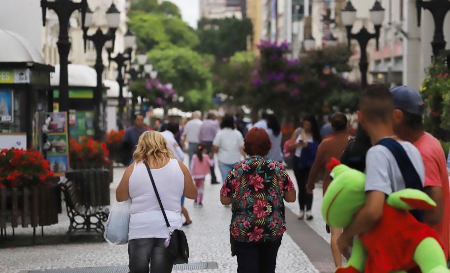 Metade dos consumidores cadastrados no Programa Nota Paraná tem até 40 anos