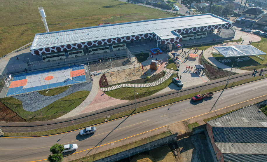 O governador Carlos Massa Ratinho Junior inaugurou neste sábado (05) o novo terminal de ônibus metropolitano de Piraquara, na Região Metropolitana de Curitiba (RMC).