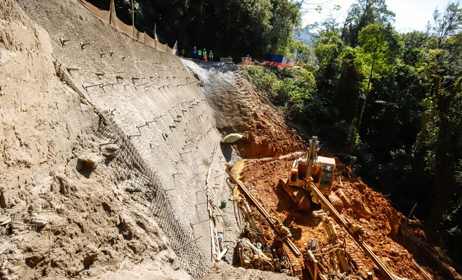 Obras na Graciosa avançam; primeiros trechos podem ficar prontos este mês
