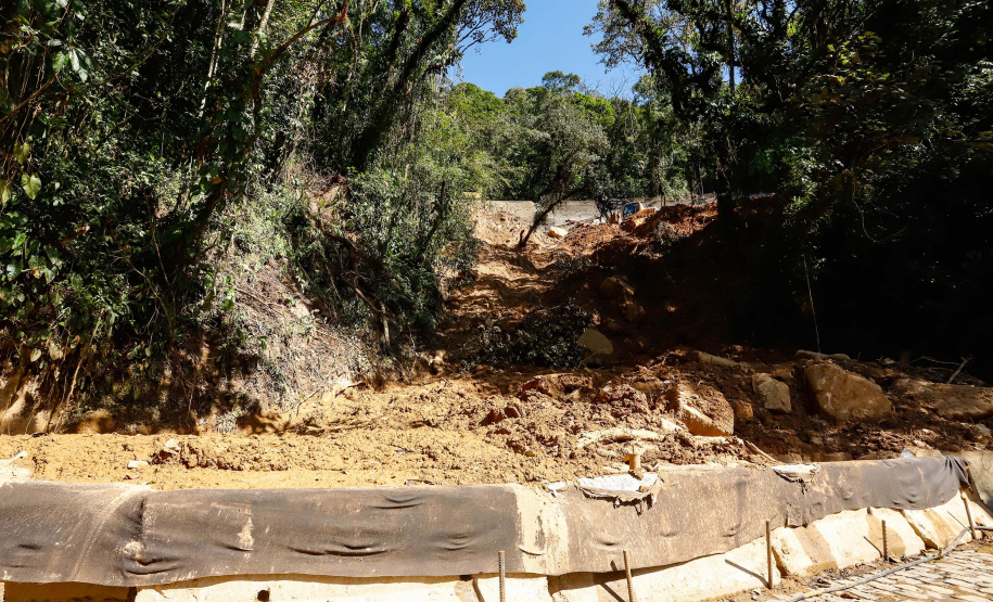 Obras na Graciosa avançam; primeiros trechos podem ficar prontos este mês