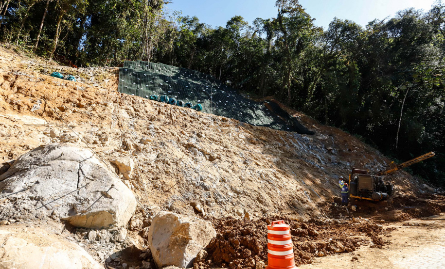 Obras na Graciosa avançam; primeiros trechos podem ficar prontos este mês
