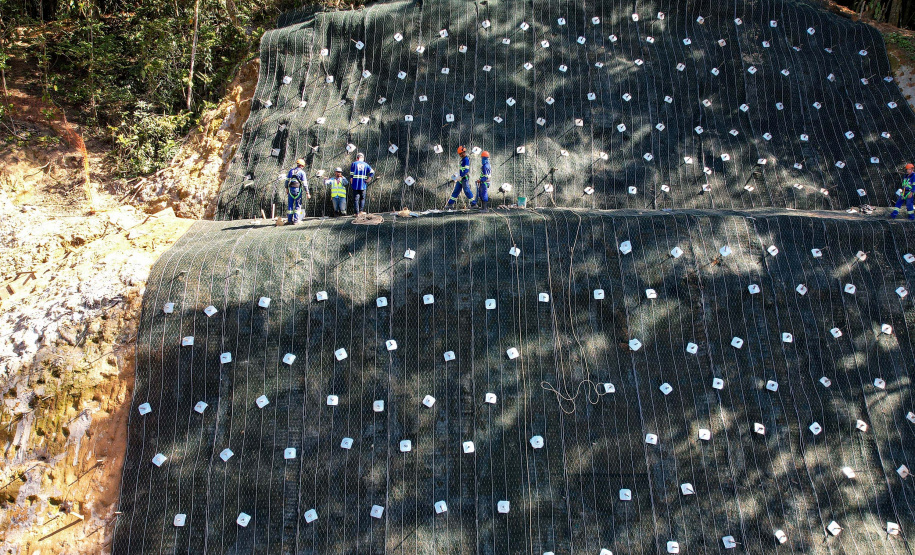 Obras na Graciosa avançam; primeiros trechos podem ficar prontos este mês
