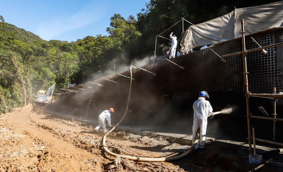 Obras na Graciosa avançam; primeiros trechos podem ficar prontos este mês