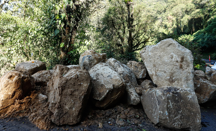 Obras na Graciosa avançam; primeiros trechos podem ficar prontos este mês