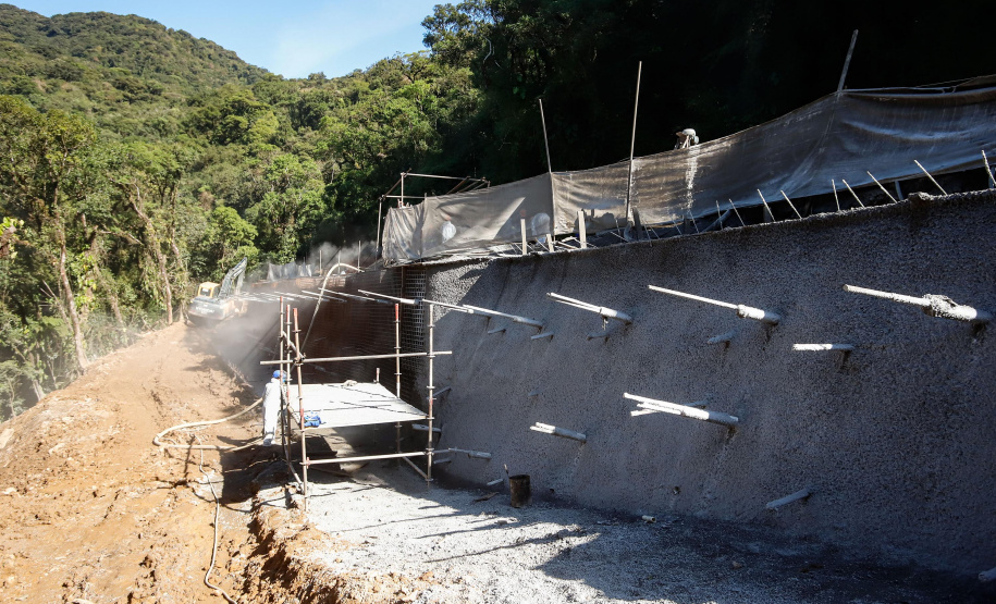 Obras na Graciosa avançam; primeiros trechos podem ficar prontos este mês