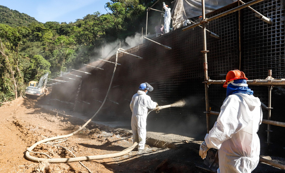 Obras na Graciosa avançam; primeiros trechos podem ficar prontos este mês