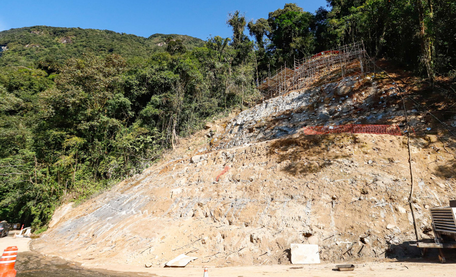 Obras na Graciosa avançam; primeiros trechos podem ficar prontos este mês