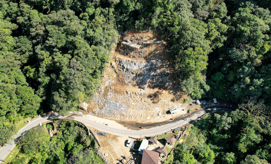 Obras na Graciosa avançam; primeiros trechos podem ficar prontos este mês