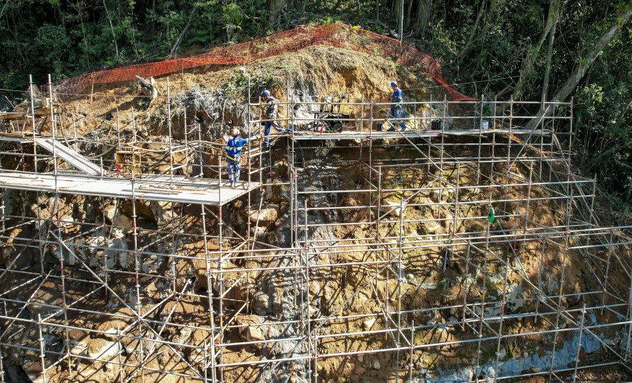 Obras na Graciosa avançam; primeiros trechos podem ficar prontos este mês