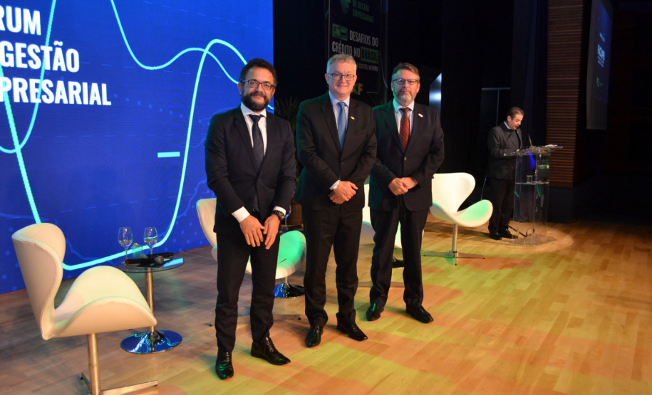 Desafios do crédito foi tema discutido em fórum de Gestão Empresarial com participação do BRDE e Fomento Paraná