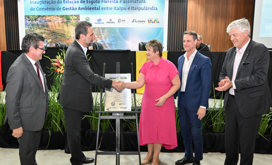 Sanepar inaugura obra em convênio com Itaipu para aplicar R$ 184 milhões em saneamento