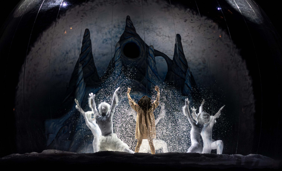 Teatro Ilusionista de Maicon Clenk, "Polaris" chega ao Guairão