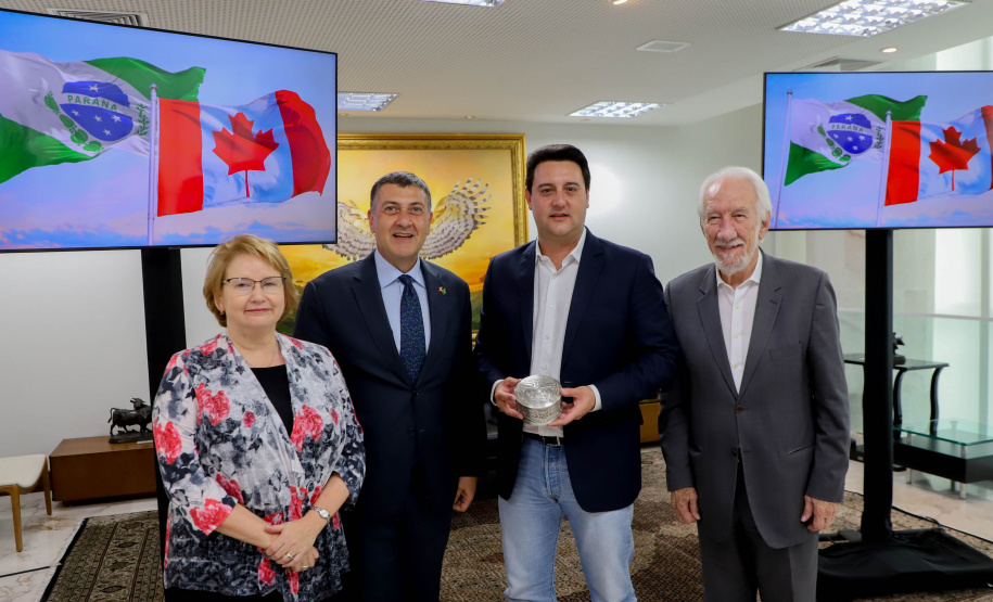 Embaixador do Canadá – Emmanuel Kamarianakis